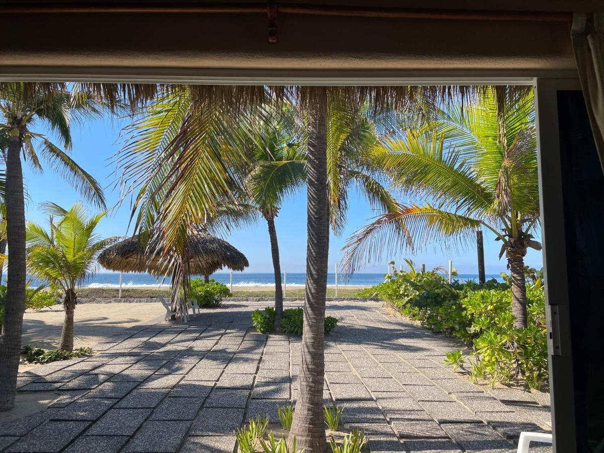 Bungalows Tree Tops - Adults Only Zihuatanejo Exterior photo