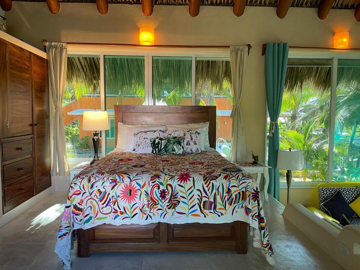 Bungalows Tree Tops - Adults Only Zihuatanejo Exterior photo