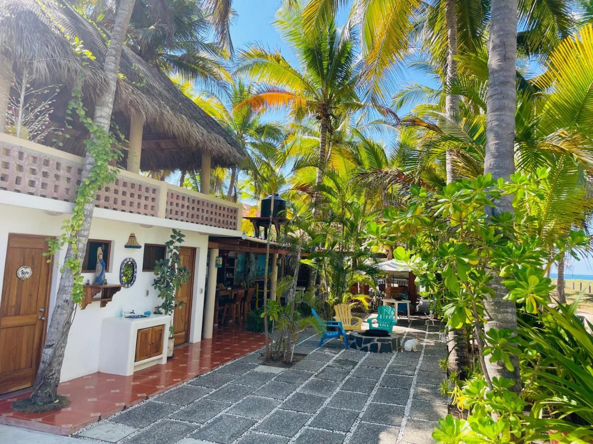 Bungalows Tree Tops - Adults Only Zihuatanejo Exterior photo