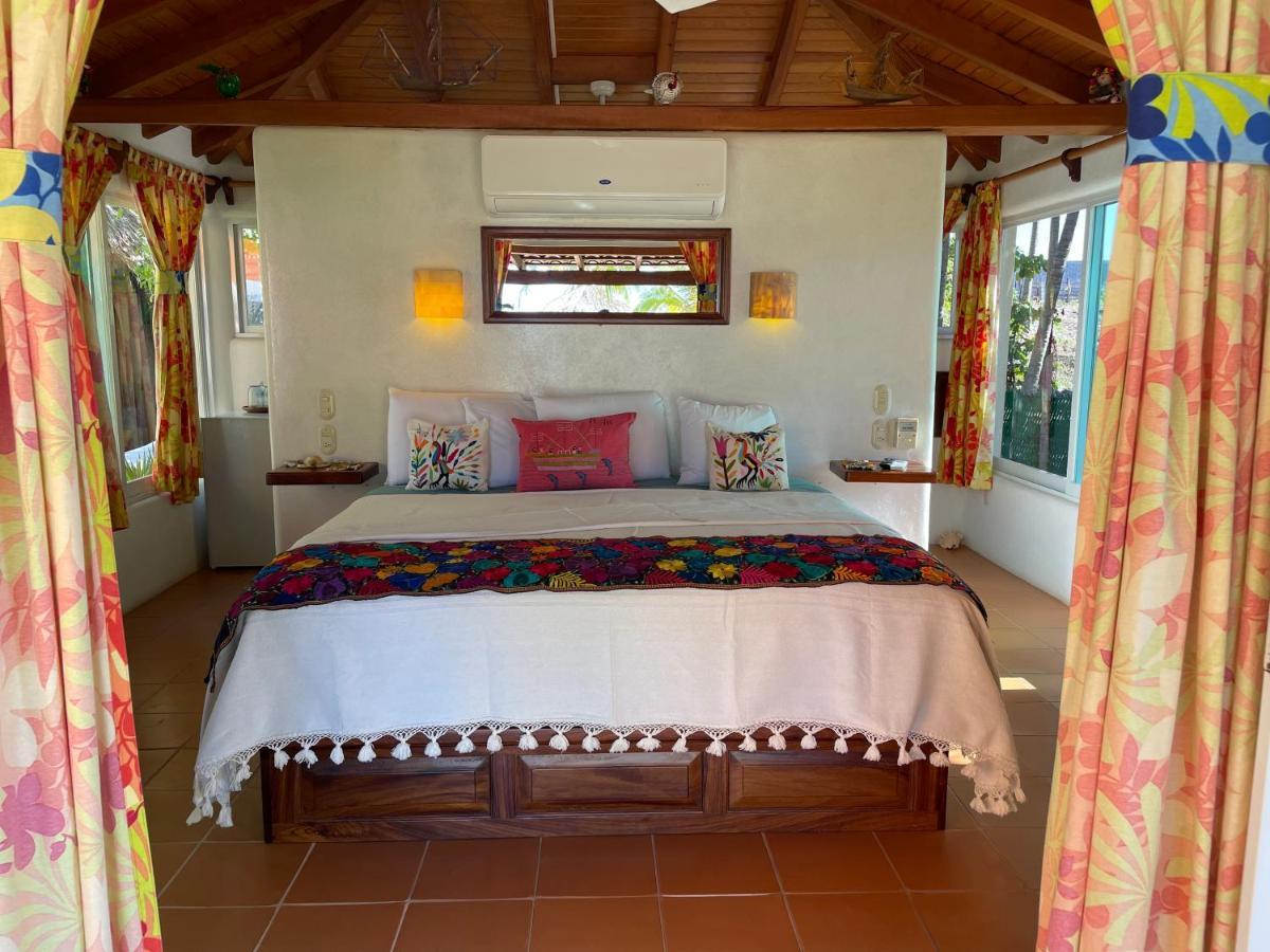 Bungalows Tree Tops - Adults Only Zihuatanejo Exterior photo