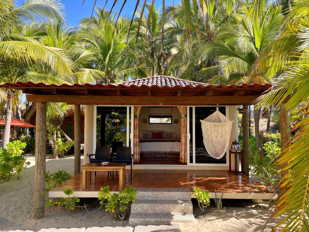 Bungalows Tree Tops - Adults Only Zihuatanejo Exterior photo