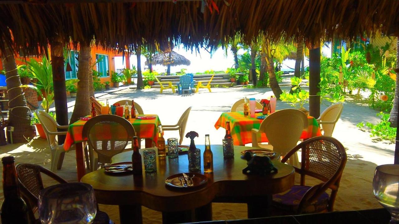 Bungalows Tree Tops - Adults Only Zihuatanejo Exterior photo