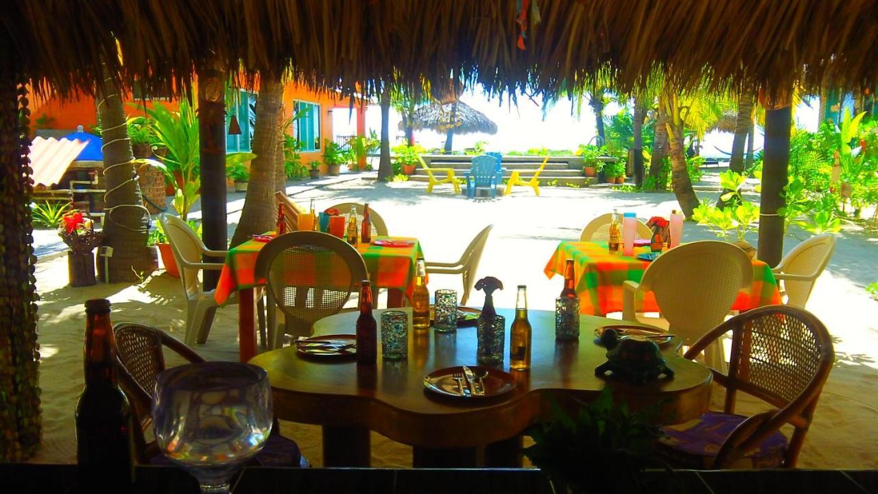 Bungalows Tree Tops - Adults Only Zihuatanejo Exterior photo