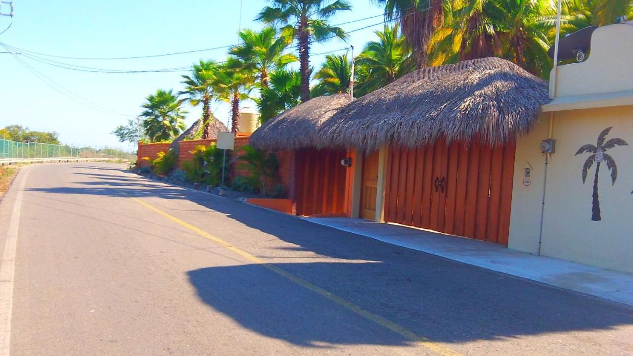 Bungalows Tree Tops - Adults Only Zihuatanejo Exterior photo